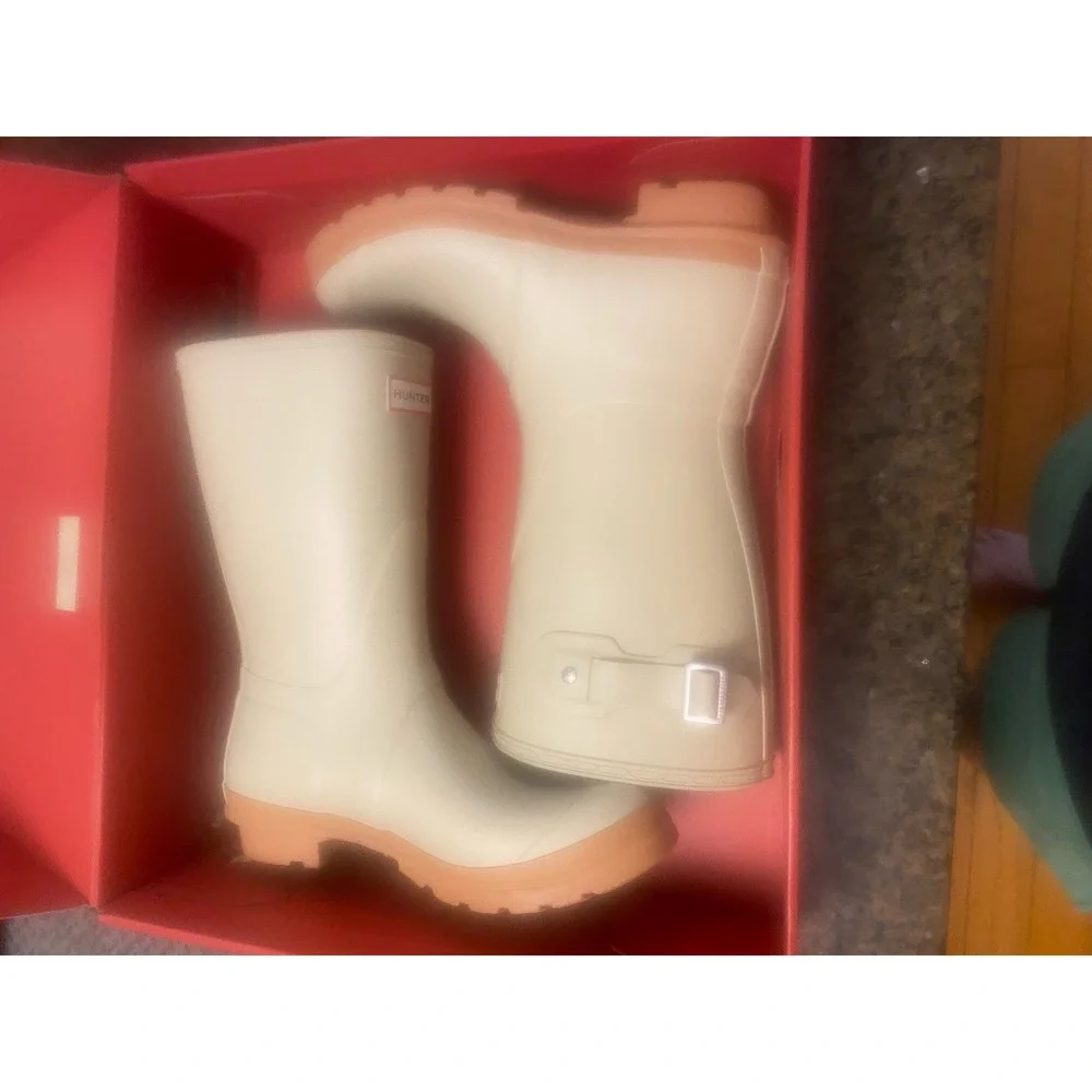 Hunter damaged box